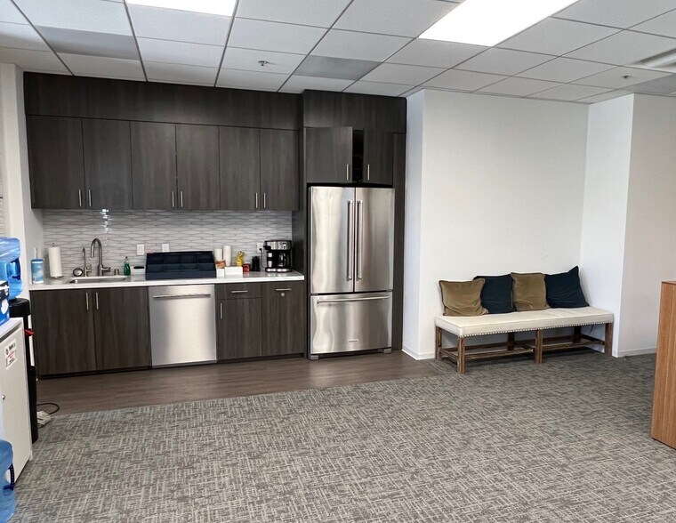 More Photos Of 11111 Santa Monica Blvd, Los Angeles Loft Creative Space For Lease