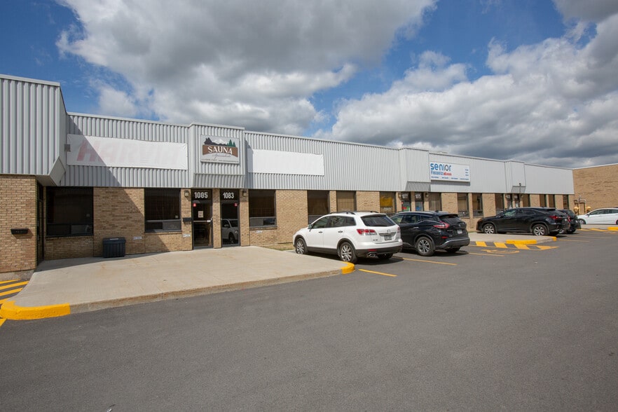 More Photos Of 1025-1087 Autoroute 440, Laval Distribution For Lease