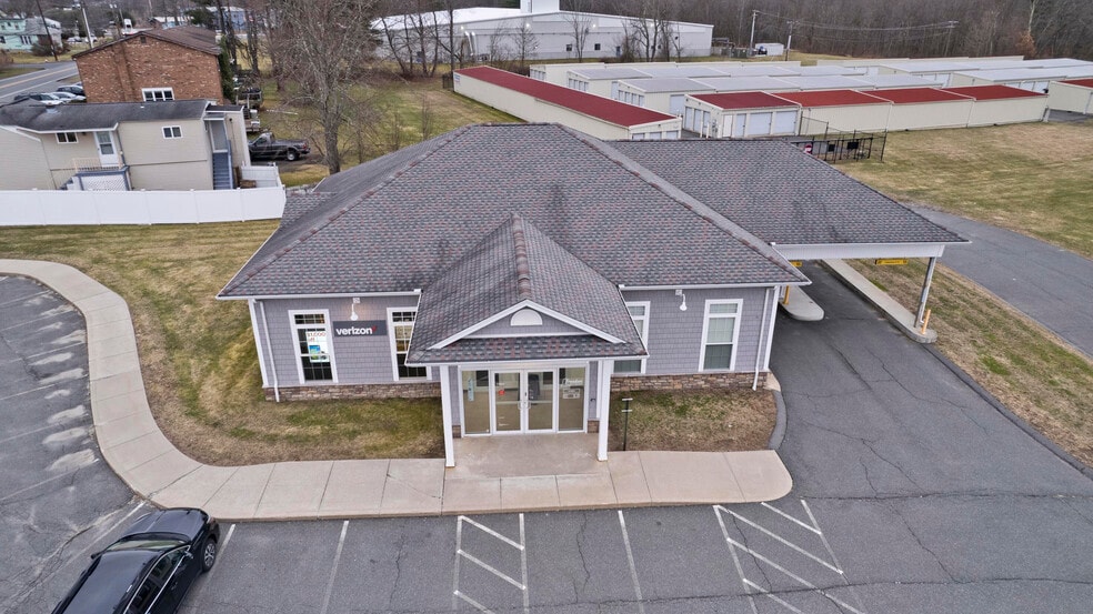 Primary Photo Of 422 Main St, Easthampton Freestanding For Lease