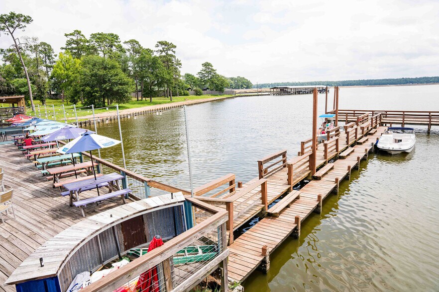 More Photos Of 371 Navaho Trl, Onalaska Hotel For Sale