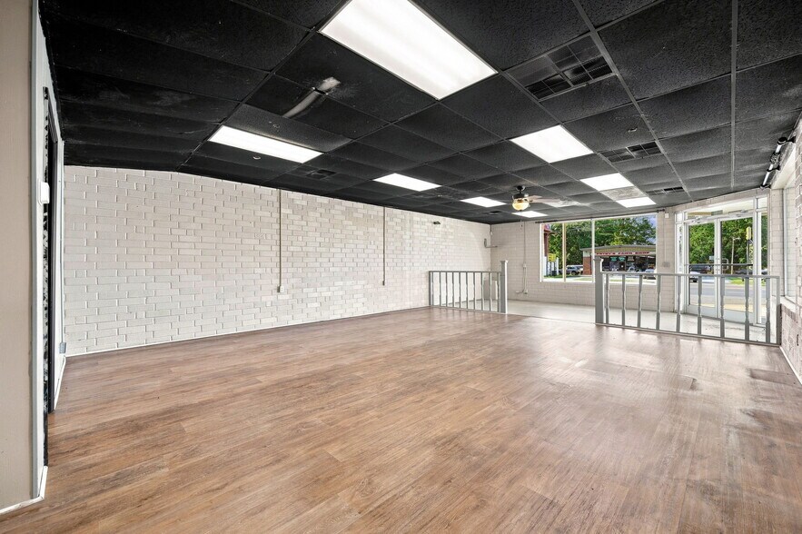 More Photos Of 1513 W Vernon Ave, Kinston General Retail For Lease