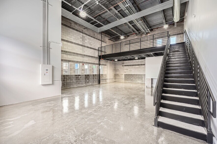 More Photos Of 10262 Dransfeldt Rd, Parker Light Distribution For Sale