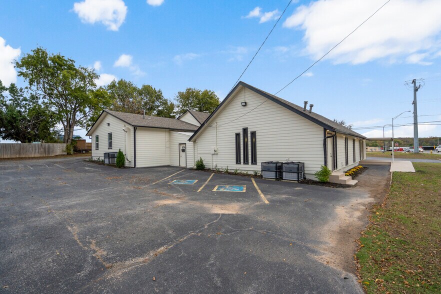 More Photos Of 1823 W 51st St, Tulsa Freestanding For Sale