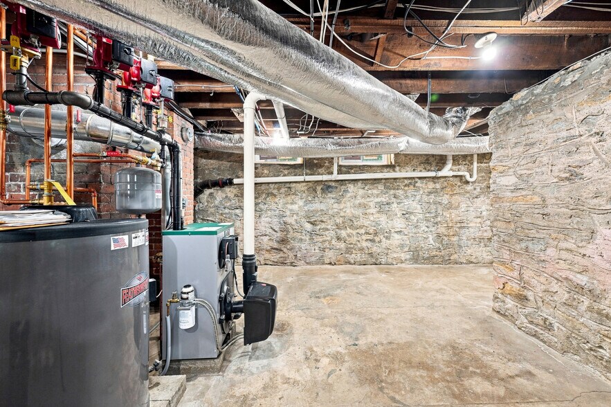 More Photos Of 8 S Main St, New Milford Office For Sale