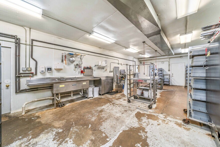 More Photos Of 101 S East St, Earlville Specialty For Sale