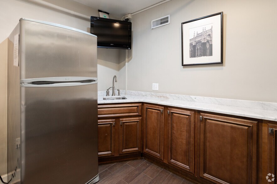 More Photos Of 1724 20th St NW, Washington Office For Lease