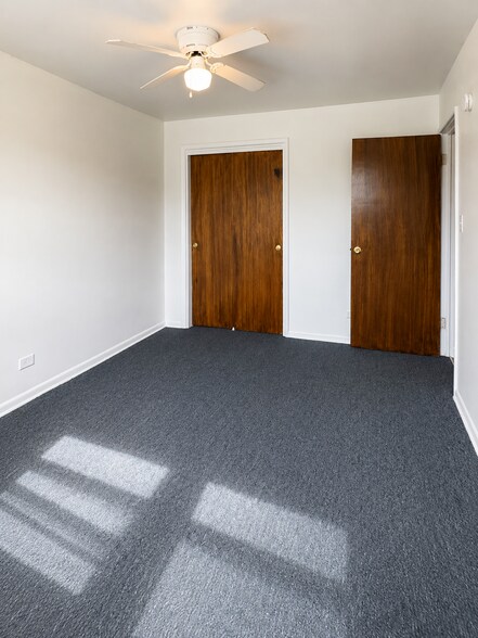 More Photos Of 1025-1049 W Vermont St, Calumet Park Apartments For Sale