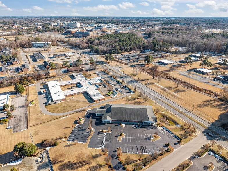 More Photos Of 511 Paladin Dr, Greenville Medical For Sale