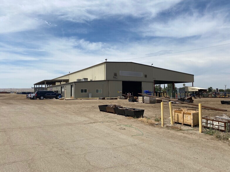 More Photos Of 27506 Highway 119, Taft Warehouse For Sale