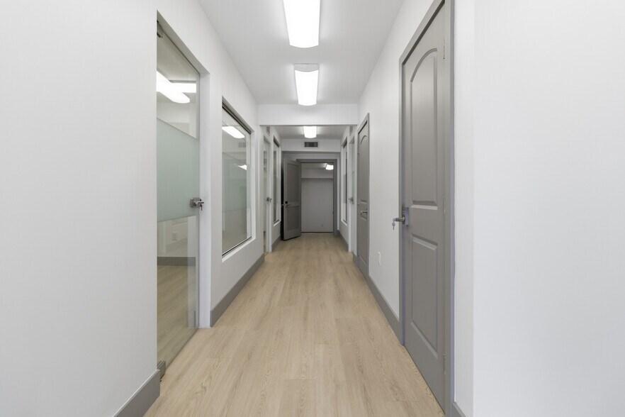 More Photos Of 470 NW 22nd Ave, Miami Office For Sale