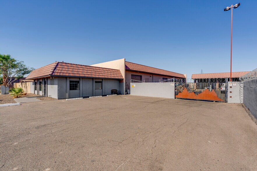More Photos Of 7828 N 68th Ave, Glendale Warehouse For Sale