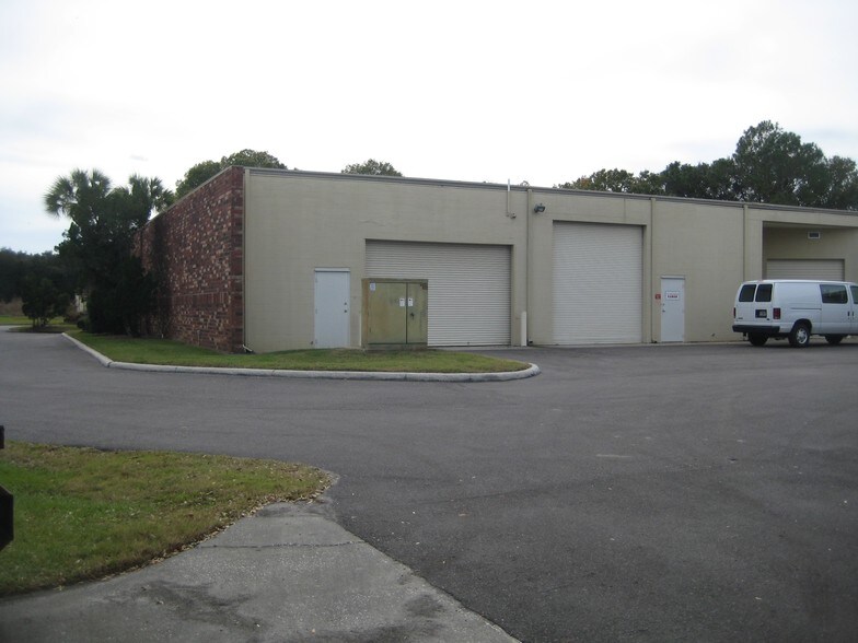 More Photos Of 5349 Great Oak Dr, Lakeland Light Distribution For Lease