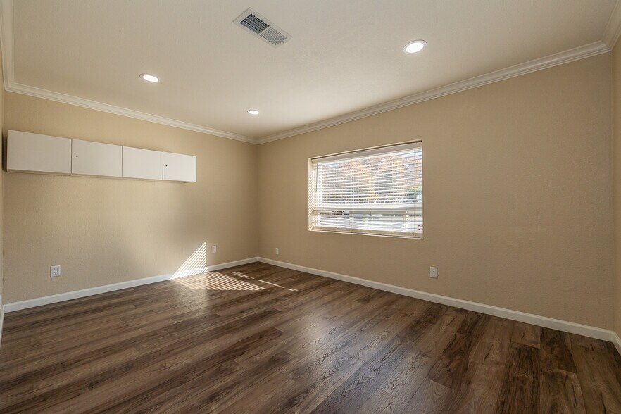 More Photos Of 25 E Hedding St, San Jose Office For Lease