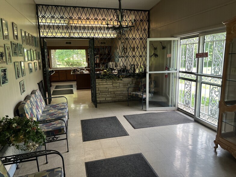 More Photos Of 125 McAdoo Creek Rd, Clarksville Warehouse For Sale