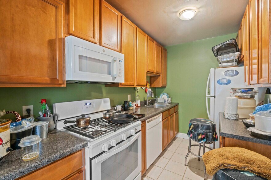 More Photos Of 5011 Roland Ave, Baltimore Apartments For Sale