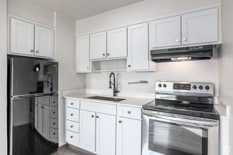 More Photos Of 516 NW 8th St, Oklahoma City Apartments For Sale