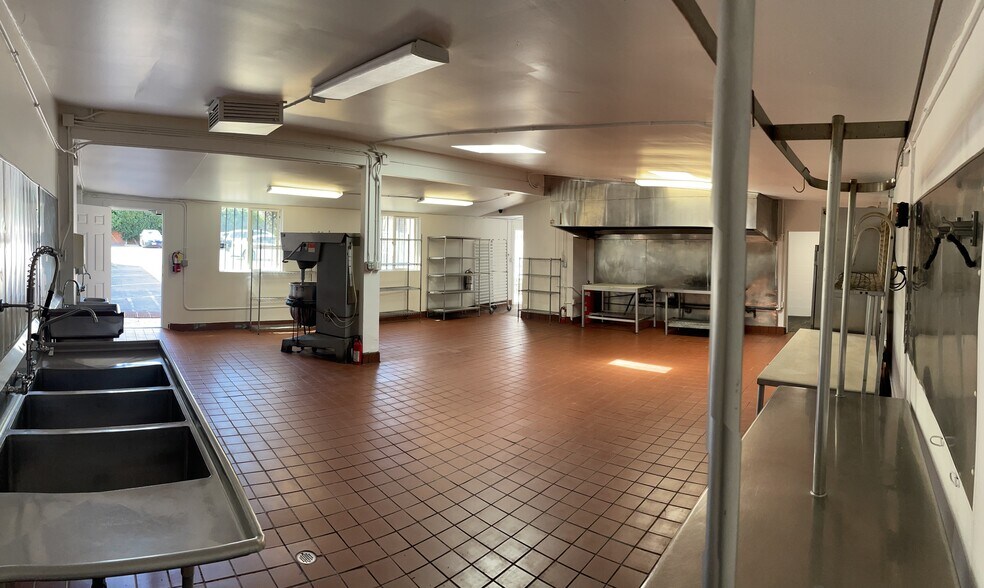 More Photos Of 3380 S Robertson Blvd, Los Angeles Restaurant For Lease