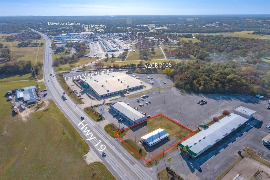 More Photos Of 1501 N Trade Days Blvd, Canton Storefront Retail Office For Sale