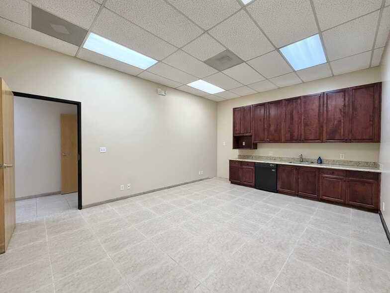 More Photos Of 16702-16800 Valley View Ave, La Mirada Research And Development For Lease