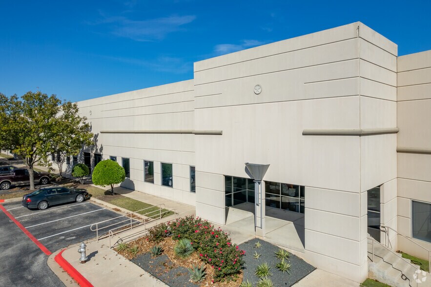 More Photos Of 2101 E Saint Elmo Rd, Austin Unknown For Lease