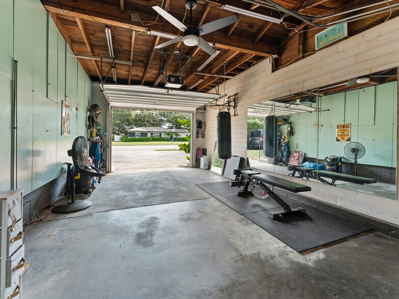 More Photos Of 200 66th St N, Saint Petersburg Office For Sale