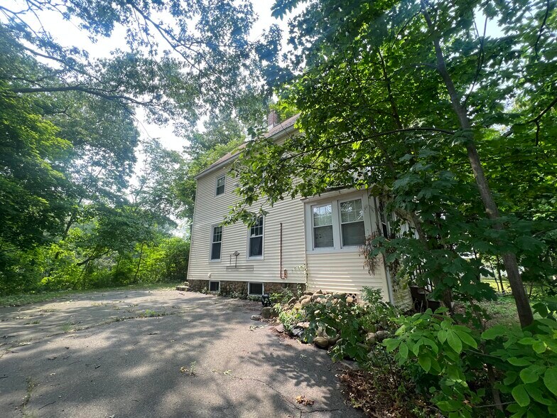 More Photos Of 82 Hemlock St, West Haven Multifamily For Sale