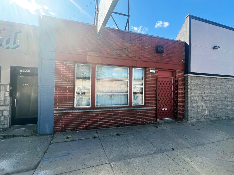 Primary Photo Of 15929 W 7 Mile Rd, Detroit Office For Sale