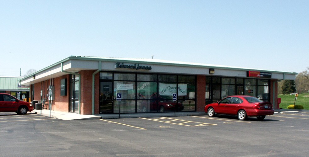 More Photos Of 348 Festus Centre Dr, Festus Storefront Retail Office For Lease