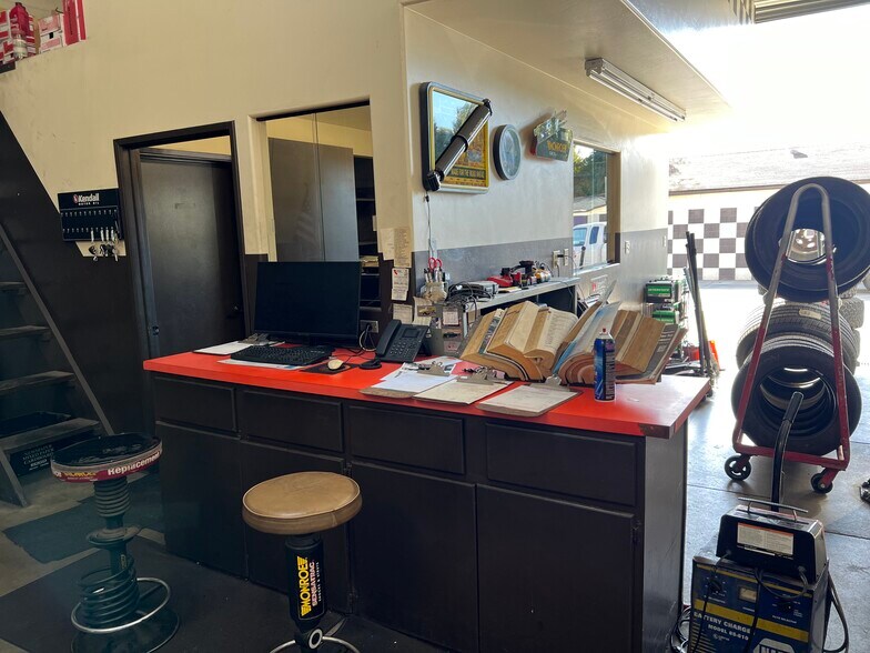 More Photos Of 729 D St, Ramona Auto Repair For Sale