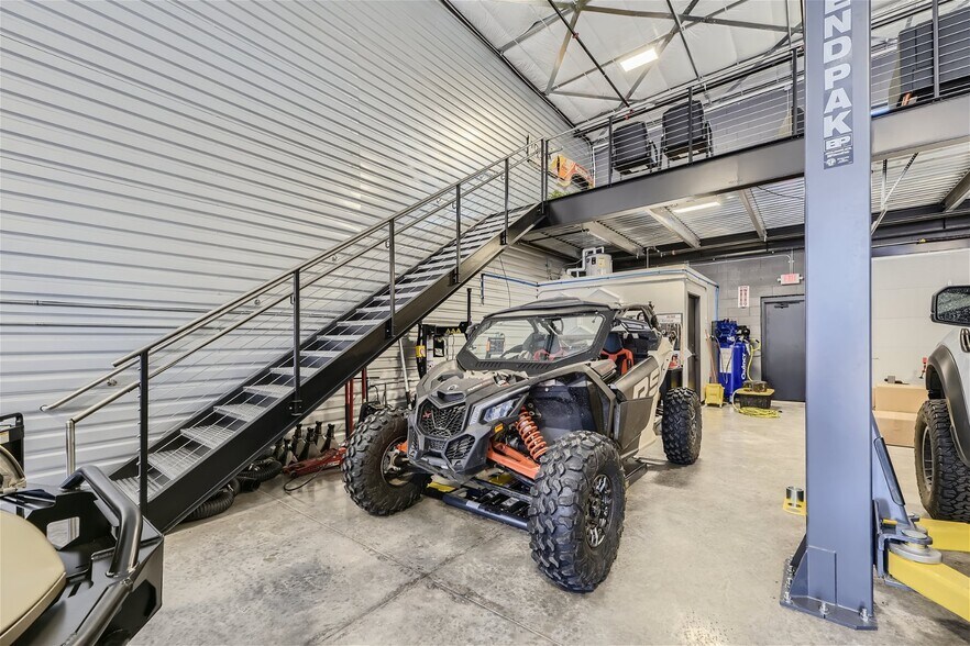 More Photos Of 1010 S Interstate Rd, Castle Rock Showroom For Sale