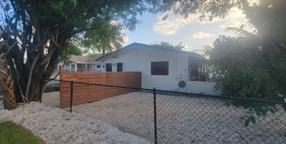 More Photos Of 1202 NE 3rd Ave, Fort Lauderdale Apartments For Sale