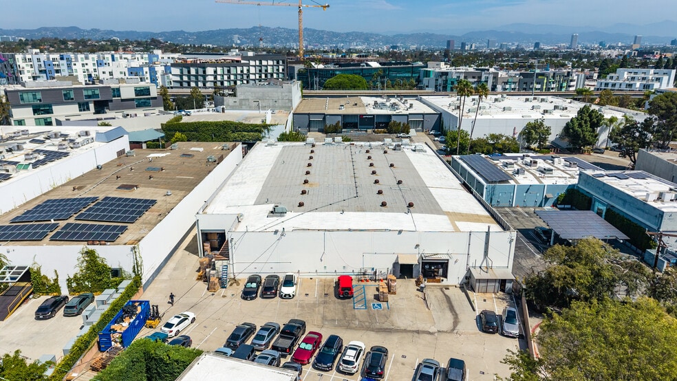 More Photos Of 3961 Landmark St, Culver City Warehouse For Lease