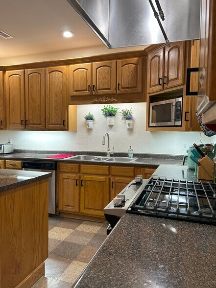 More Photos Of 419 Pin Hook Rd, Spring City Assisted Living For Sale