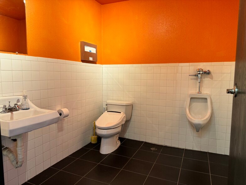 More Photos Of 30 W Valley Blvd, Alhambra Office For Lease