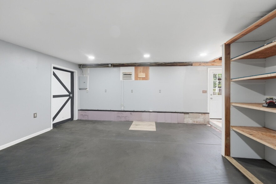 More Photos Of 415 Anthony St, Fall River Flex For Sale