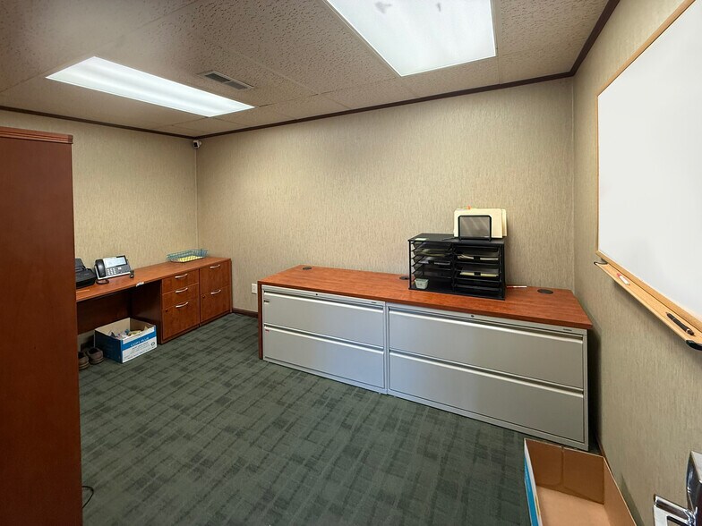 More Photos Of 5090-5096 Lovers Ln, Kalamazoo Office For Sale