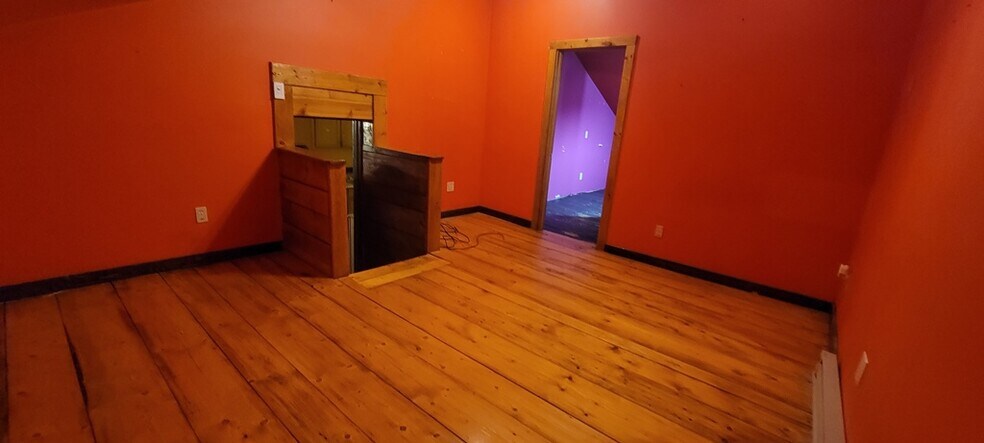 More Photos Of 325 N Main St, Liberty Flex For Lease