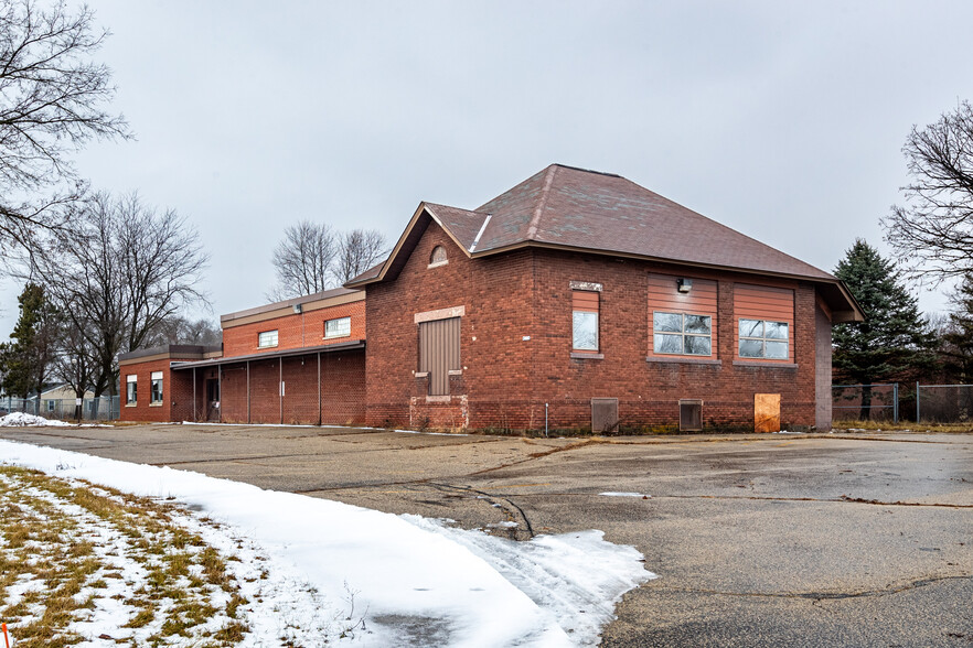 Primary Photo Of W7908 County Road Z, Onalaska Manufacturing For Sale