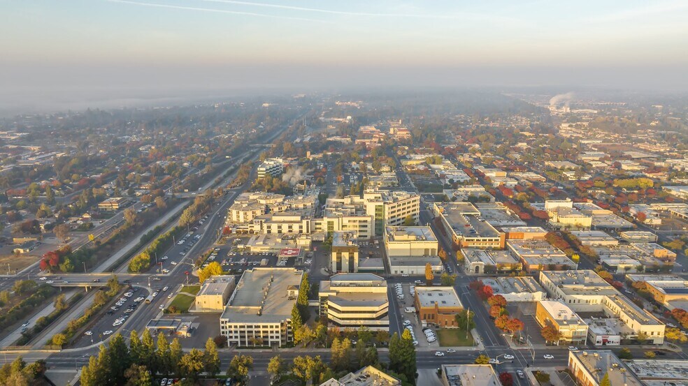 More Photos Of 100 Willow Plz, Visalia Medical For Sale