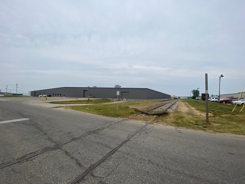 More Photos Of 2200 4th Ave, Seymour Manufacturing For Lease