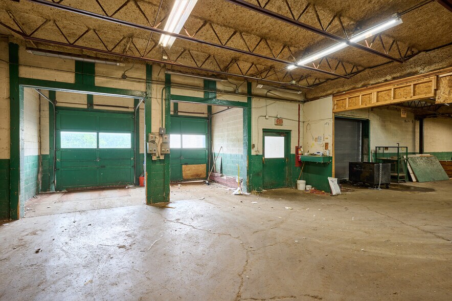 More Photos Of 352 Center St, Caledonia Manufacturing For Sale