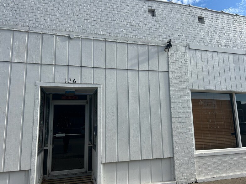 More Photos Of 120-126 Oakland ave, Decatur General Retail For Lease