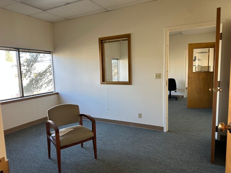 More Photos Of 1201 N 96th St, Seattle Warehouse For Lease