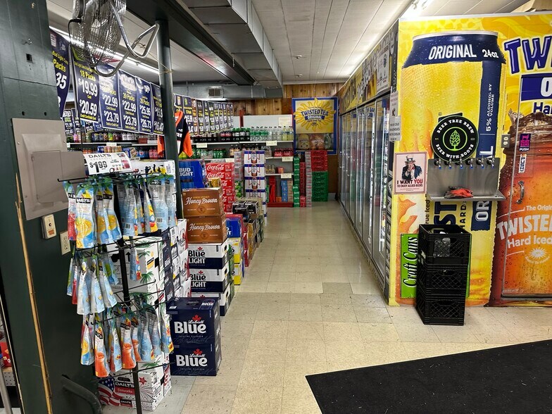 More Photos Of 3899 Carman Rd, Schenectady Freestanding For Sale