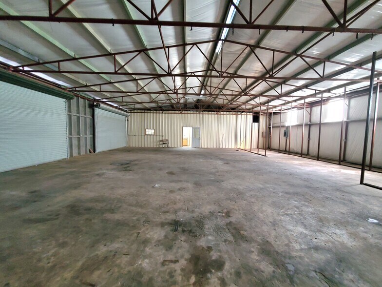 More Photos Of 11130 N Highway 75, Willis Light Distribution For Sale