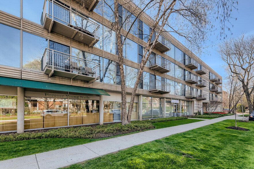 More Photos Of 1100 Central Ave, Wilmette Apartments For Lease