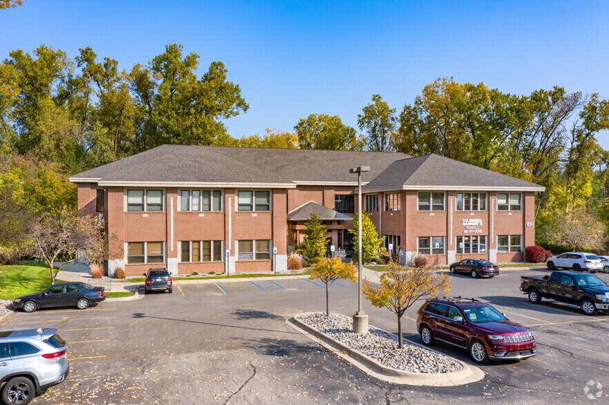 More Photos Of 830 W Lake Lansing Rd, East Lansing Medical For Lease