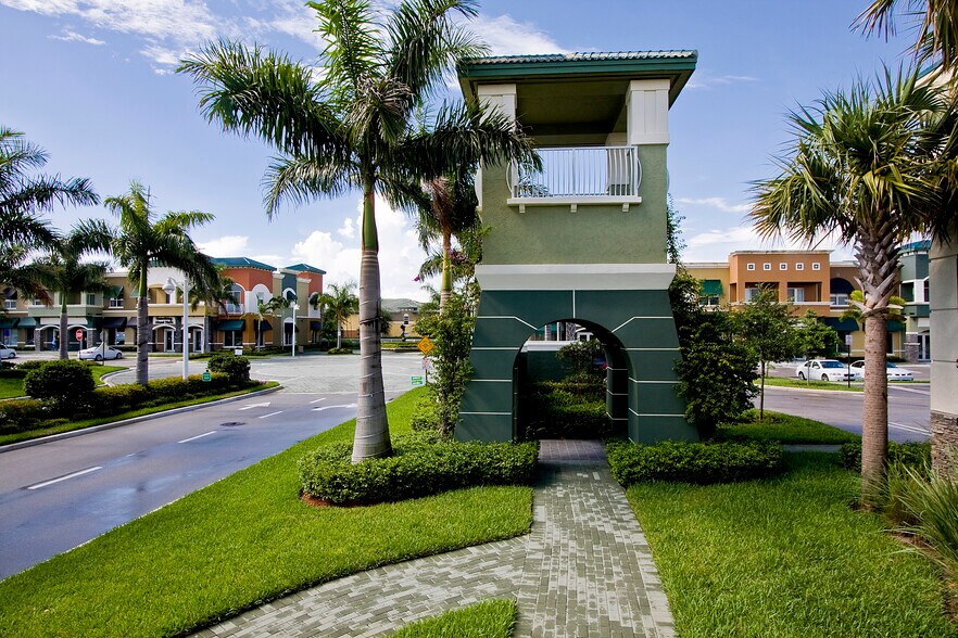 More Photos Of 1000-1090 Gateway Blvd, Boynton Beach Unknown For Lease