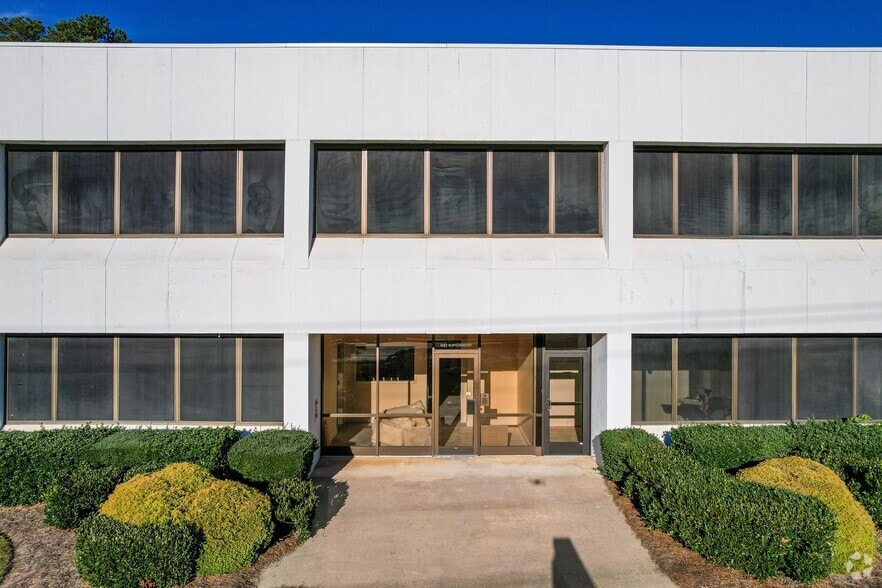 More Photos Of 1422 Burtonwood Dr, Gastonia Office Residential For Lease