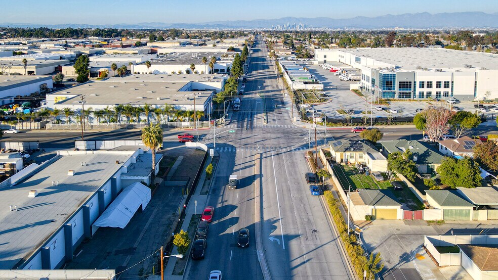 More Photos Of 13501 S Main St, Los Angeles Warehouse For Sale